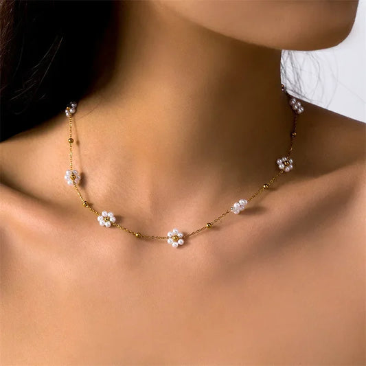 Colliers et  bracelets en cristal et perles