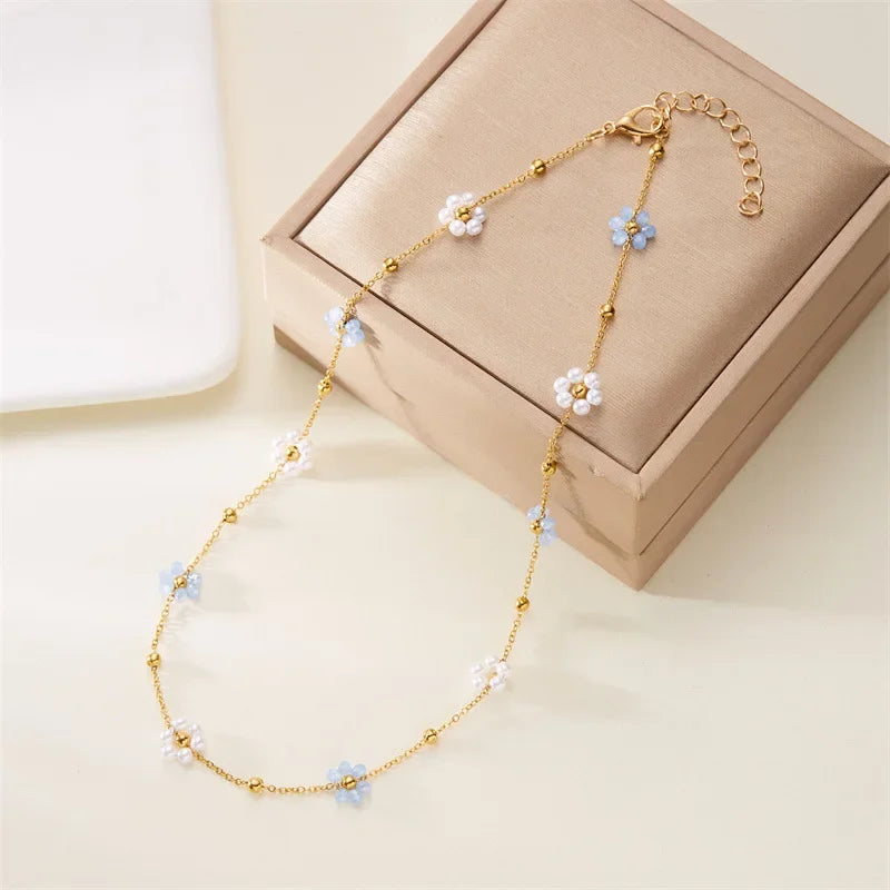 Colliers et  bracelets en cristal et perles